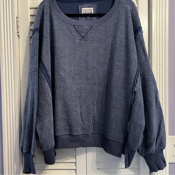 American Eagle Oversized Fleece Sweatshirt - Picture 2 of 7